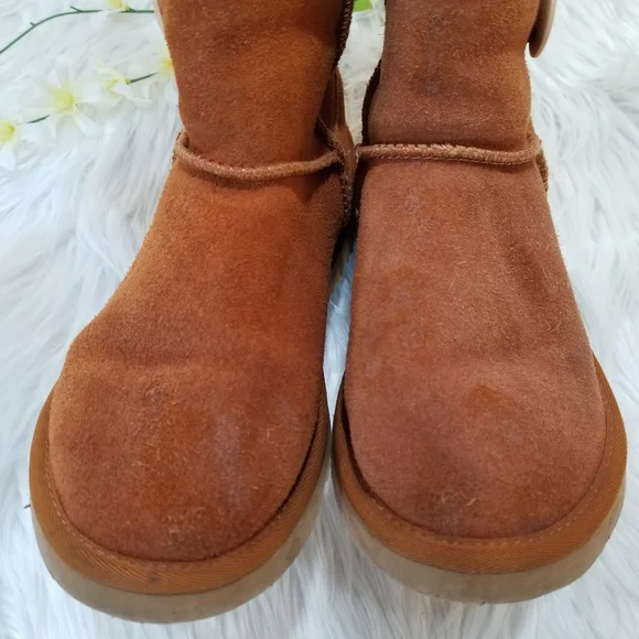 COPY - UGG Chestnut Boots Color Brown SIZE 9 . - Picture 5 of 17